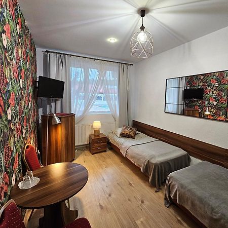 Hotel Kurpia Arte Nowogród Extérieur photo