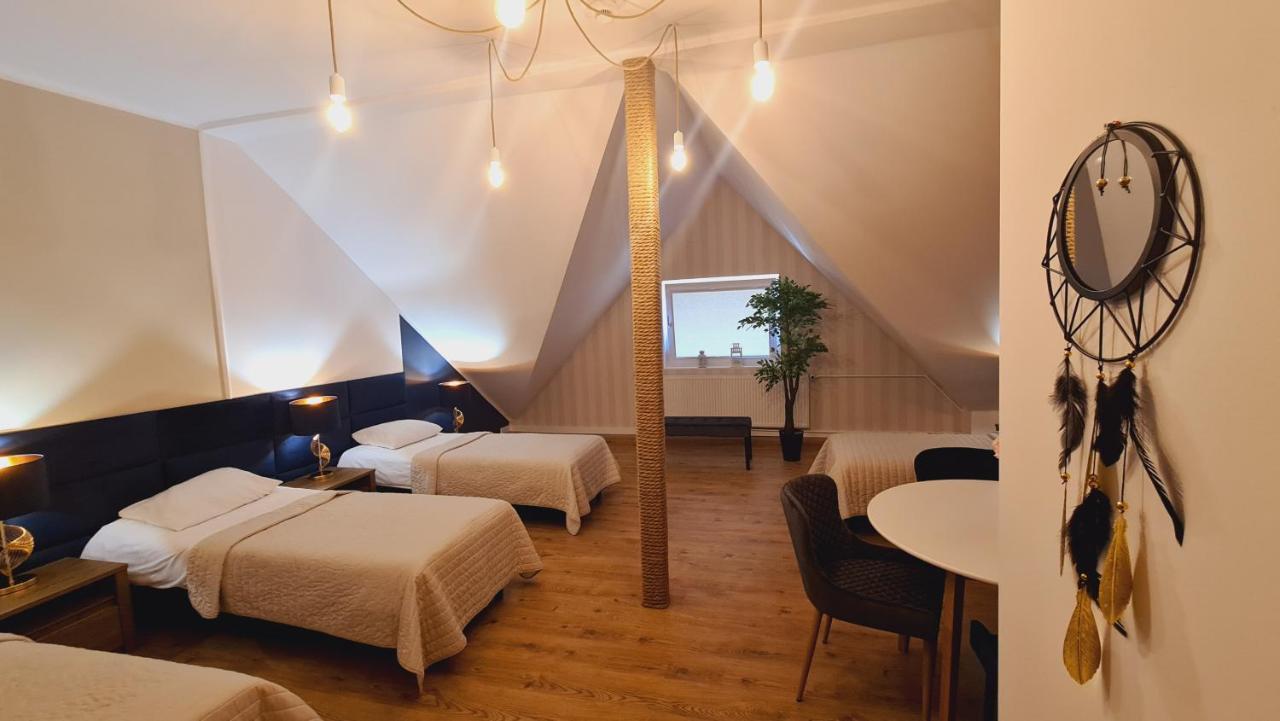 Hotel Kurpia Arte Nowogród Extérieur photo