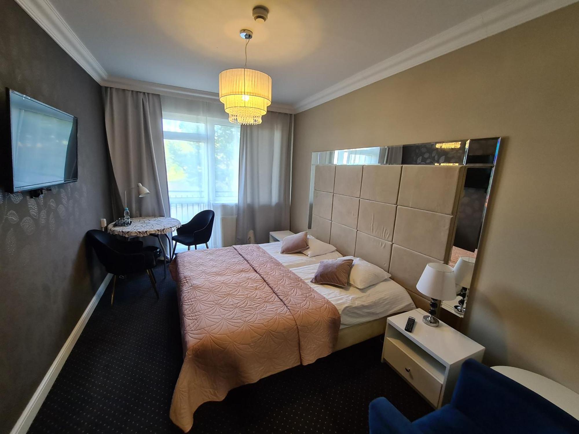 Hotel Kurpia Arte Nowogród Extérieur photo