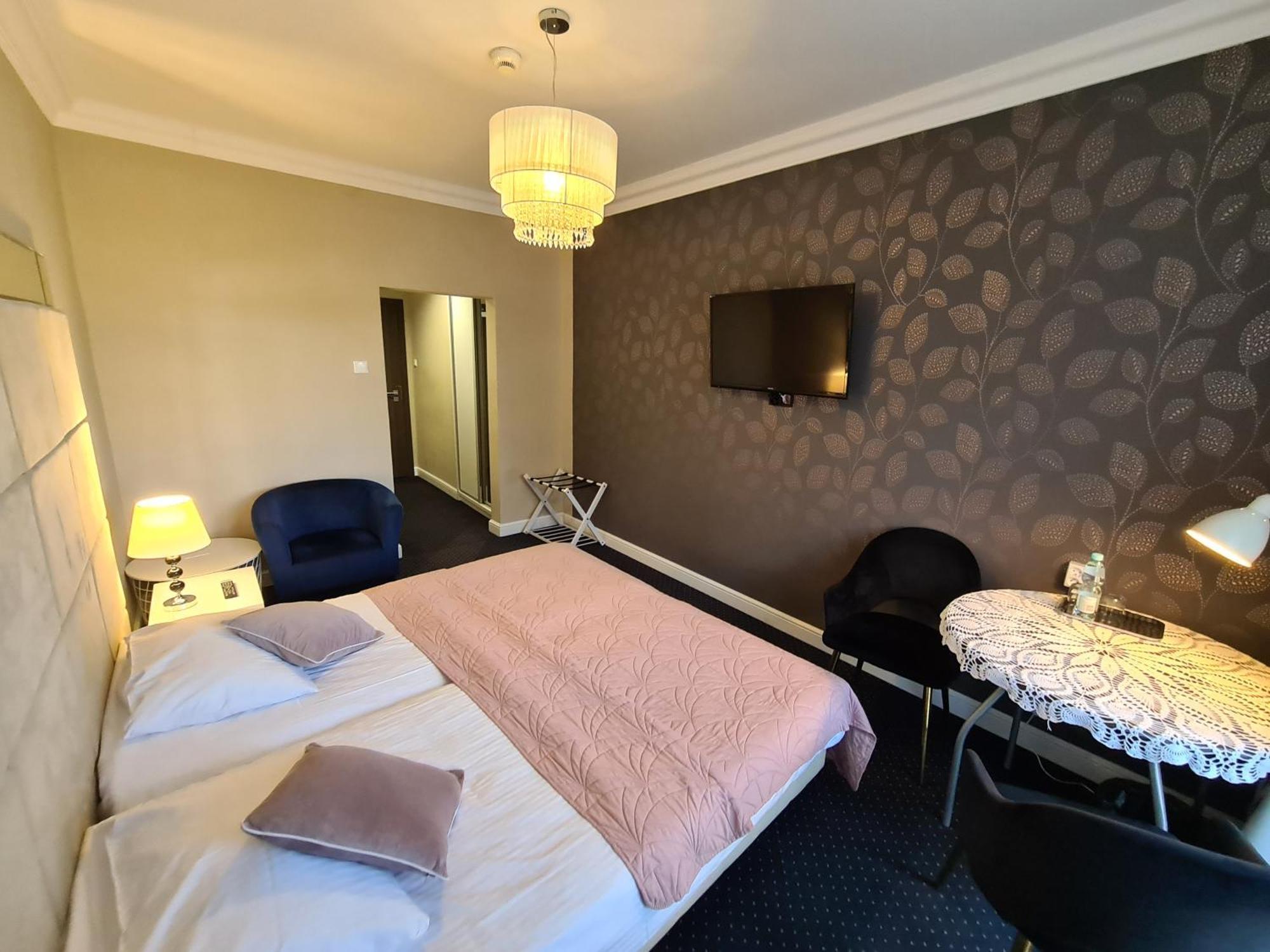 Hotel Kurpia Arte Nowogród Extérieur photo
