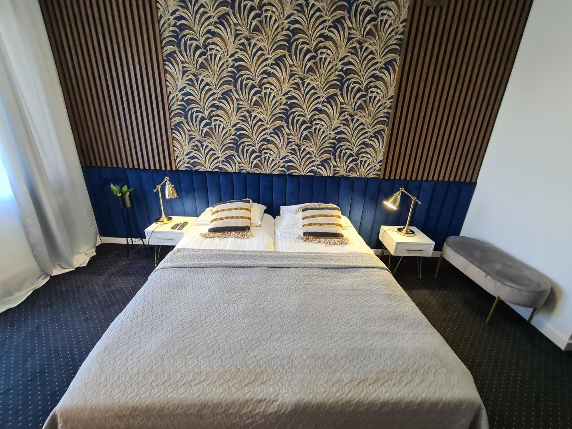 Hotel Kurpia Arte Nowogród Extérieur photo